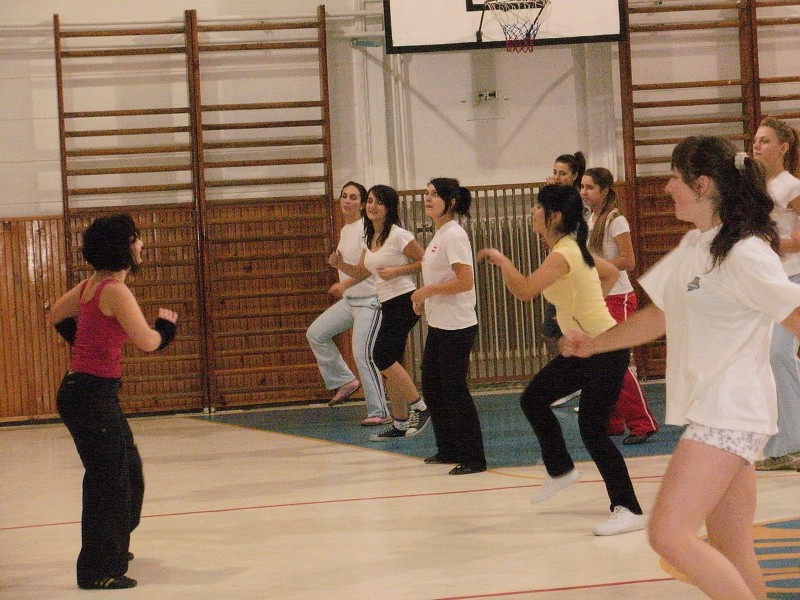 Aerobik - školské kolo 2009